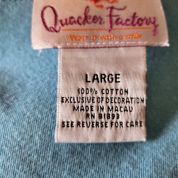 Quacker Factory Women's Embellished Lobsters & Crabs Shirt Size Large Light Blue - Picture 7 of 8